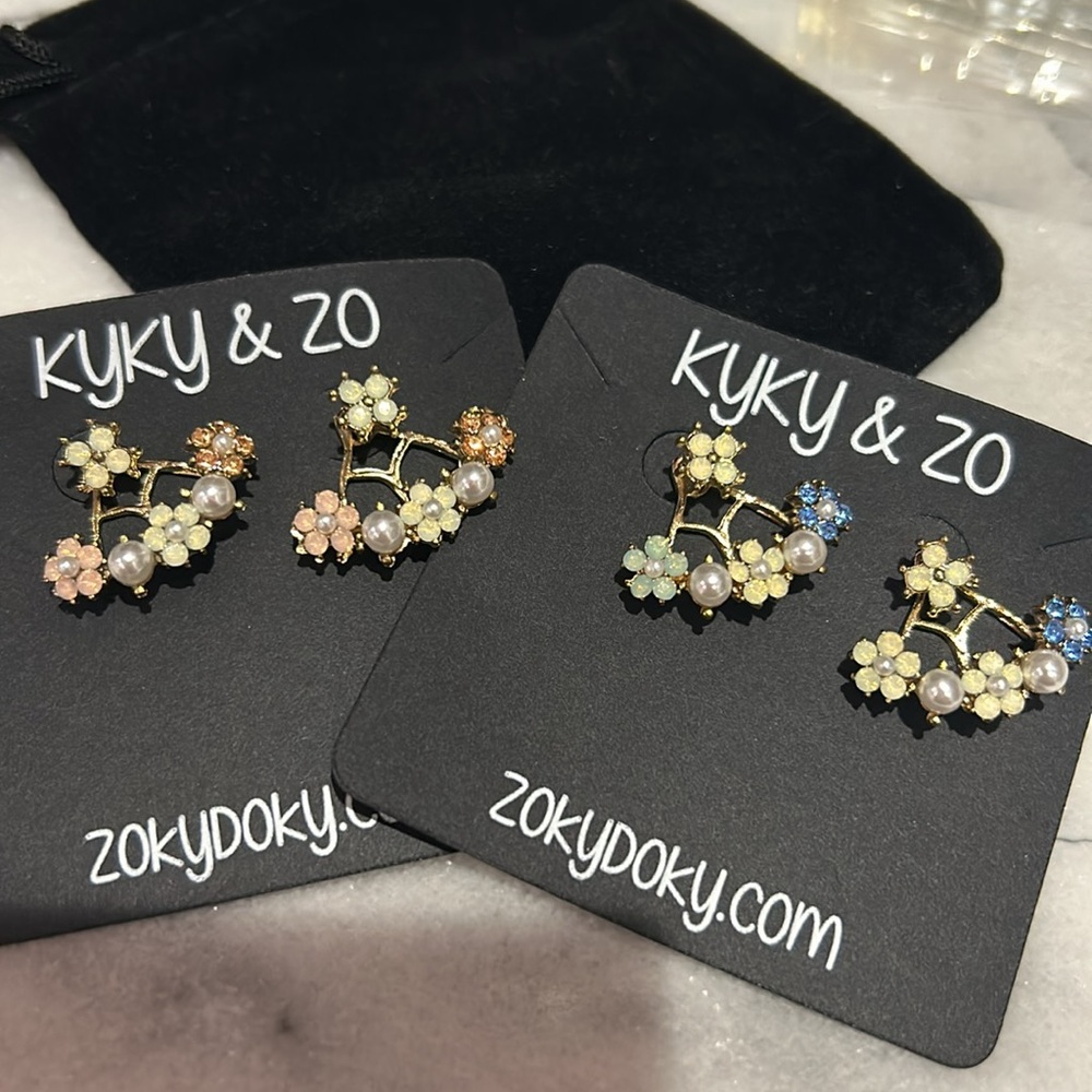 Dainty Crystal Flower Post with Detachable Flowers Earrings-Boutique